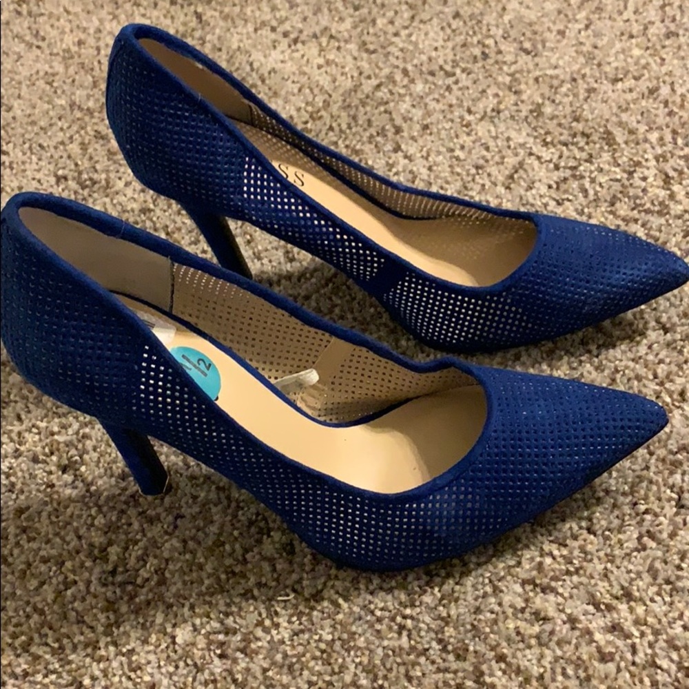 Blue Guess Pump